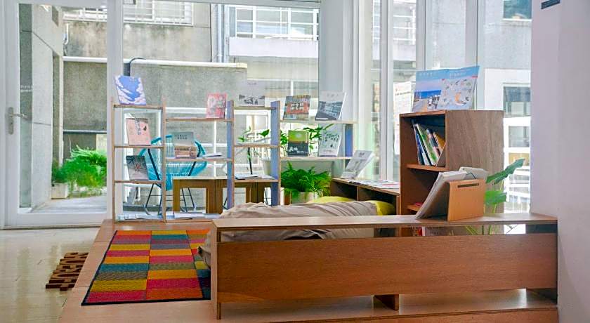 OwlStay Flip Flop Hostel Garden