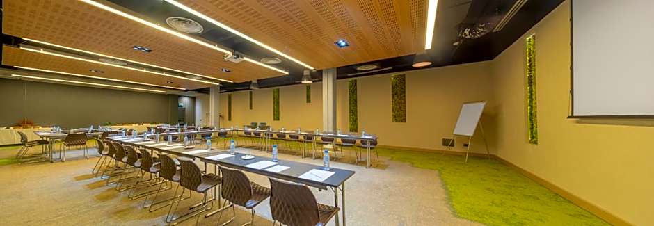 Aravaca Village Hotel