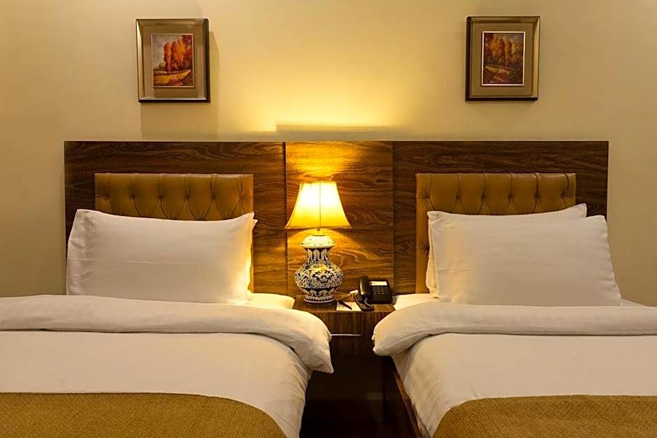 Hotel One Lalazar Multan