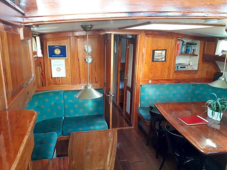 tjalkjacht pelikaan enkhuizen