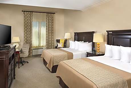 Queen Suite with Two Queen Beds - Disability Access