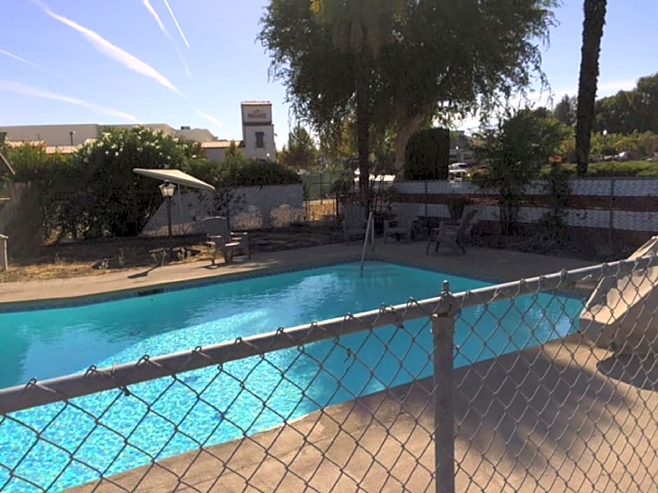 Vino Inn & Suites