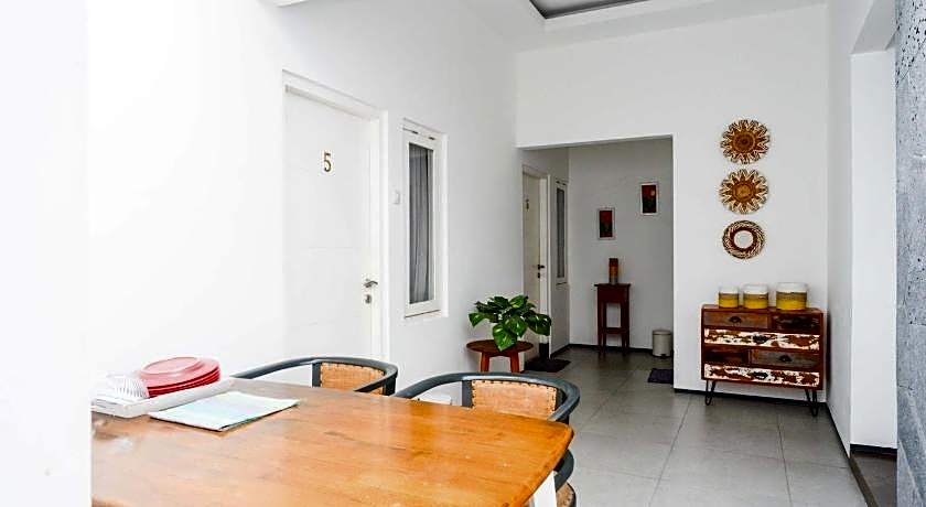 RedDoorz near XT Square 4