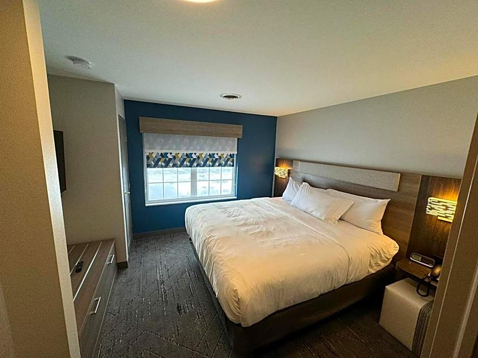 Holiday Inn Express & Suites Port Washington By IHG