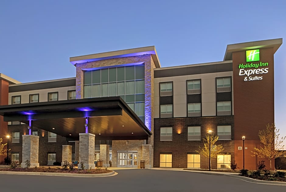 Holiday Inn Express & Suites - Milwaukee - Brookfield