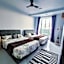 D'Elegant Suite - Emerald Avenue