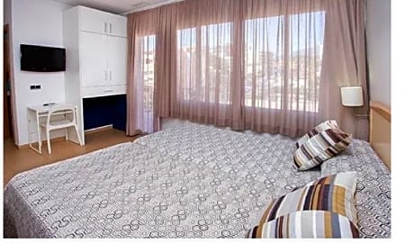 STUDIO STANDARD DOUBLE BEDS TERRACE