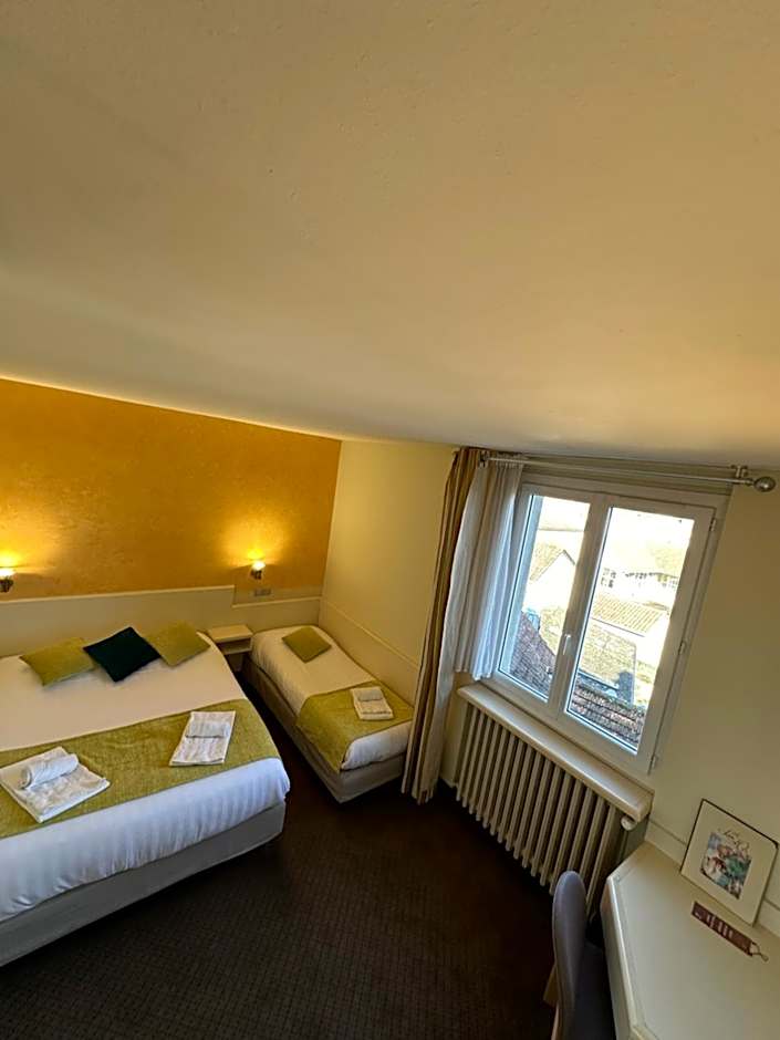 Logis Hôtels - Hôtel et Restaurant Le Lion d'Or