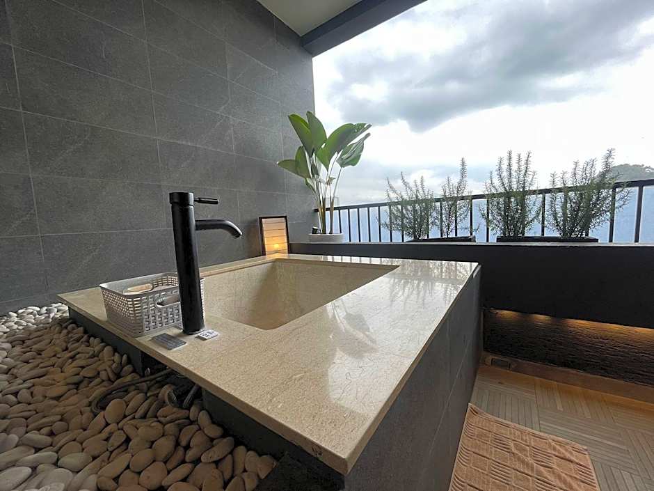 Mogami Ryokan Bandung – Bandung, KY