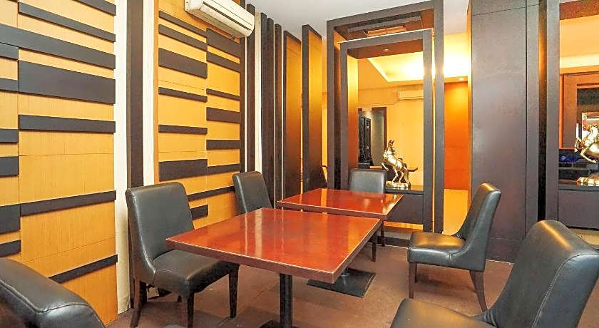 Collection O 252 Istana Permata Ngagel