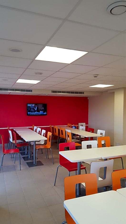 Premiere Classe Sens Nord- Saint ClÃ©ment