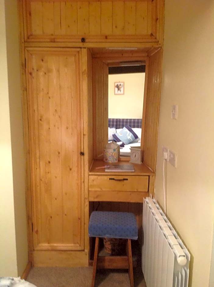 Photo 1 of 7 of 1 Double Bed or 2 Beds