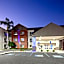 Holiday Inn Express and Suites Tulare By IHG