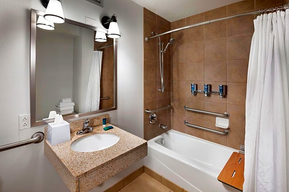 Four Points by Sheraton Kansas City Airport