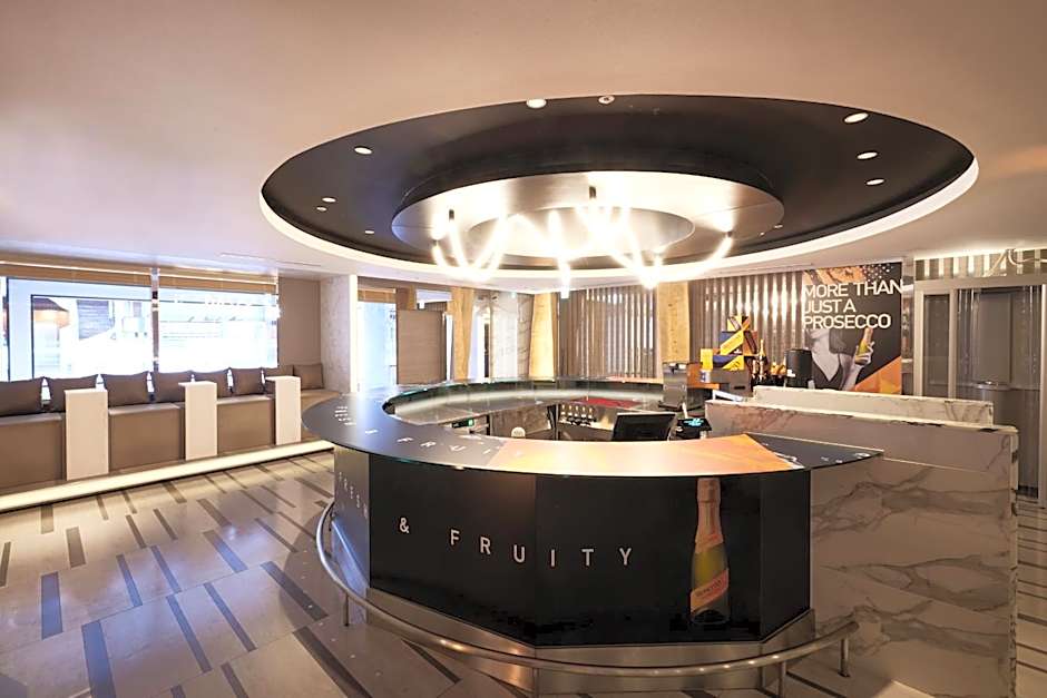 ALFIT HOTEL & BAR AKASAKA