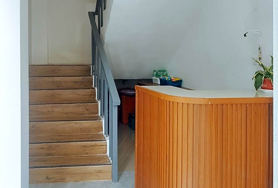 RedDoorz @ Elton Guesthouse