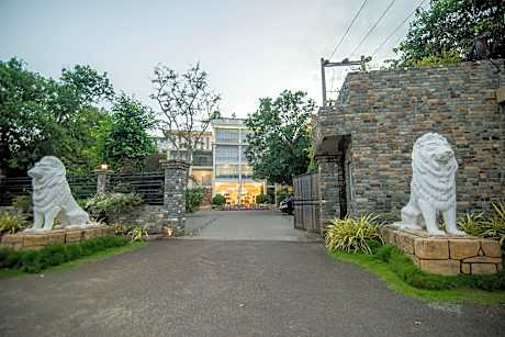 Royal Reach Udawalawe