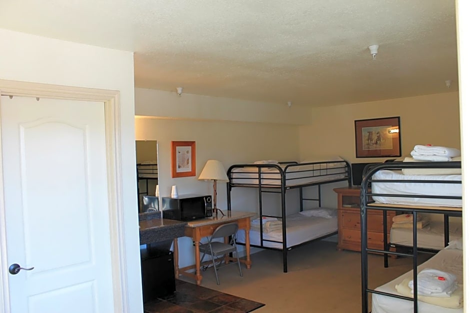 Whitney Portal Hotel And Hostel