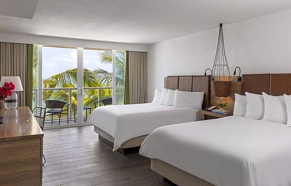 Photo 1 of 5 of 2 Queen Beds, Ocean front, Lanai