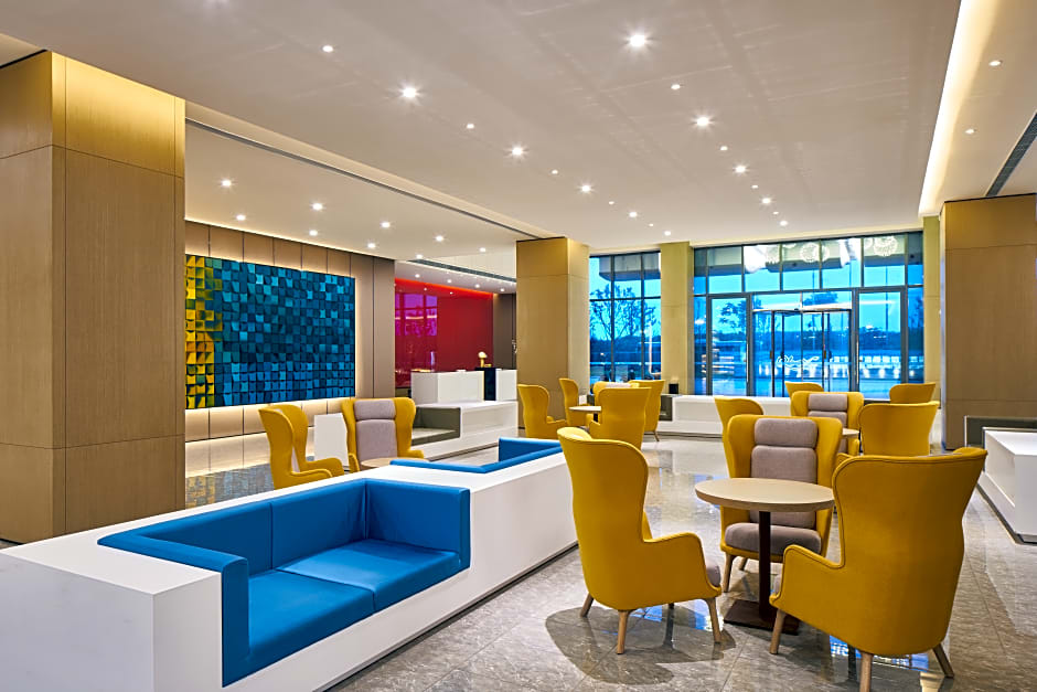 Q-Box Hotel Shanghai Sanjiagang