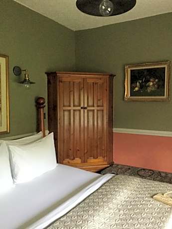 Double Room with External Private Bathroom