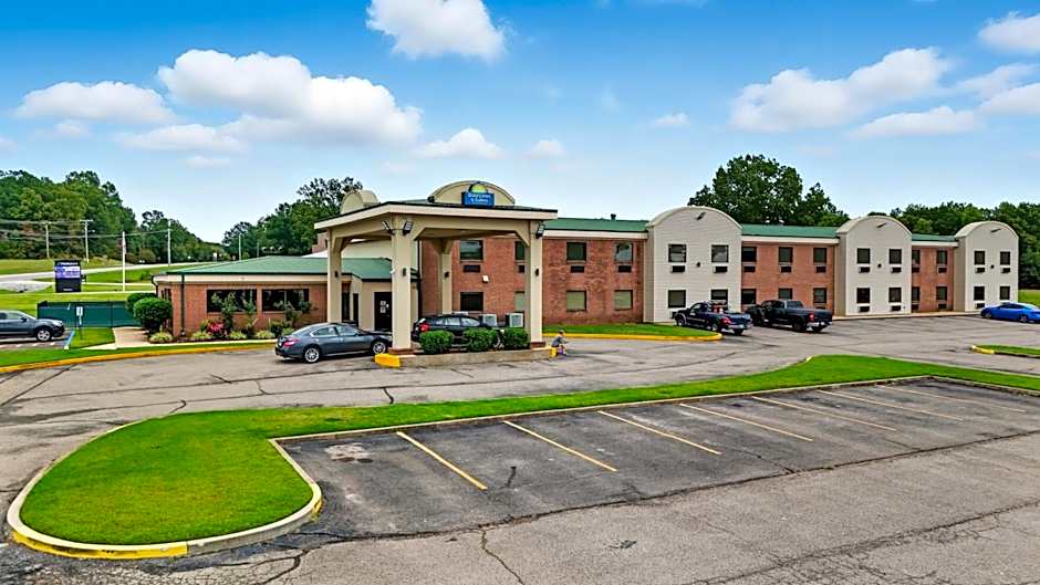 Days Inn & Suites by Wyndham Wynne