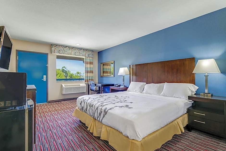 Econo Lodge Inn & Suites Enid South