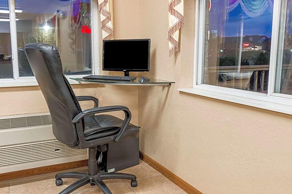 Super 8 by Wyndham Greenville