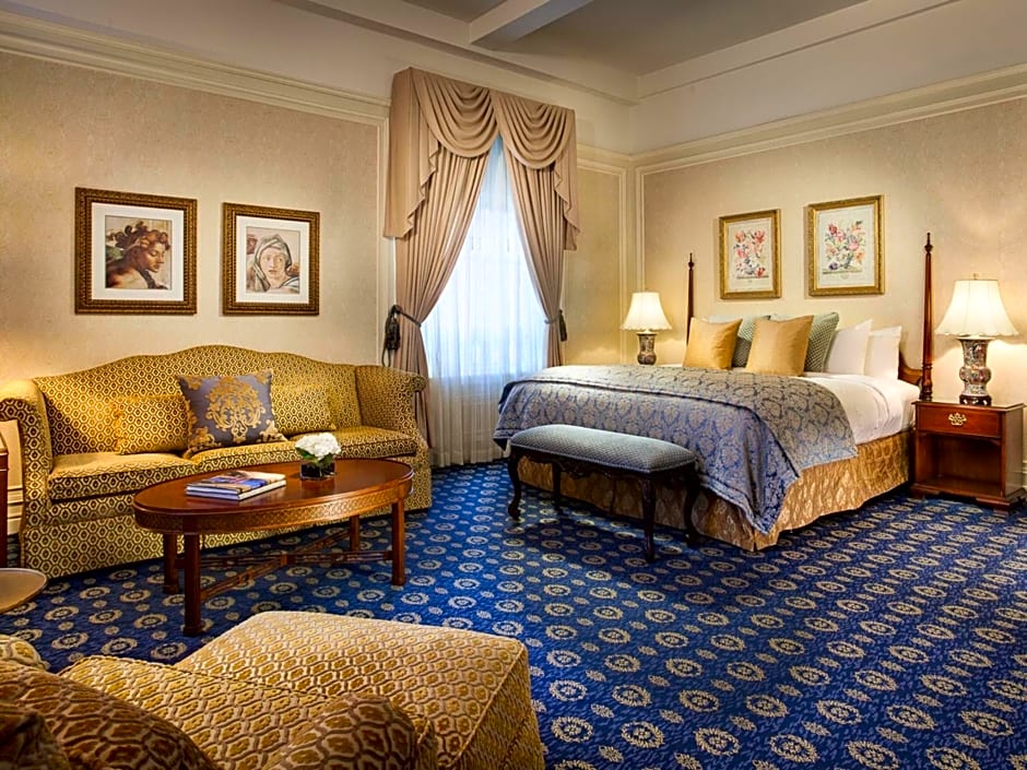 Amway Grand Plaza Hotel, Curio Collection by Hilton