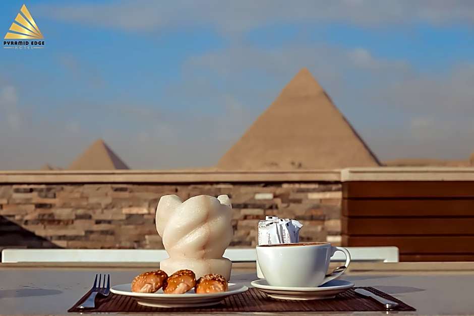 Pyramid Edge Hotel & Exclusive Pyramids View Rooftop