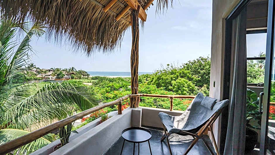 Casa Leah - Full Ocean View Apartment- Zicatela - AC in Bedroom - Steps To Beach - Steps to la Punta