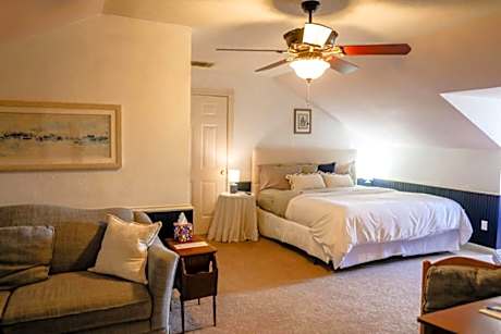 Queen Room with Sofa Bed