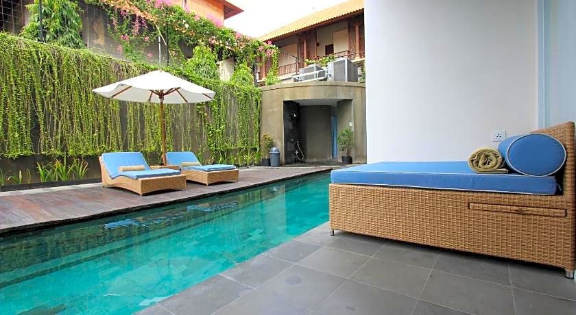 Ossotel Legian Hotel
