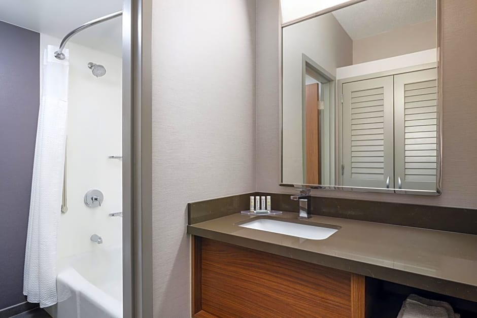 Courtyard By Marriott Columbus Worthington