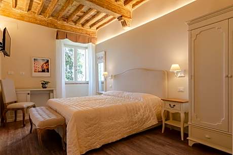 Deluxe Double or Twin Room with Garden View