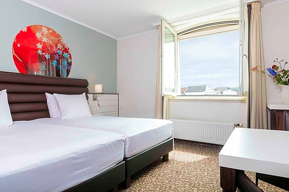 Golden Tulip Hotel Central