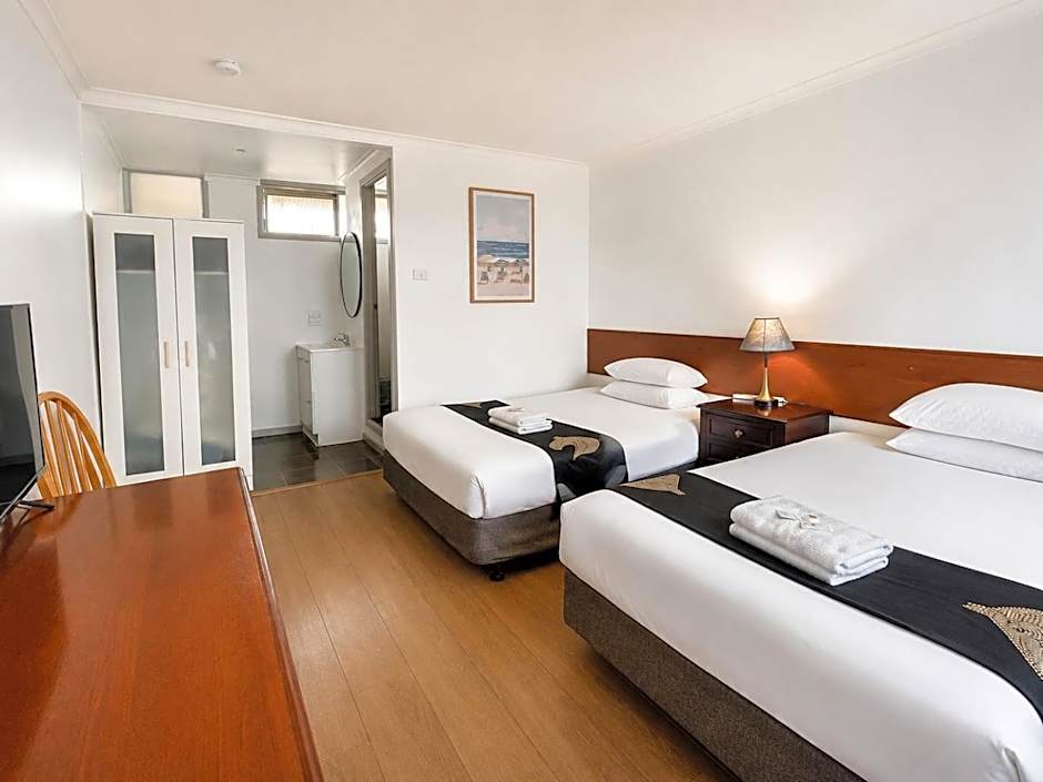 Beaconsfield Lodge Motel