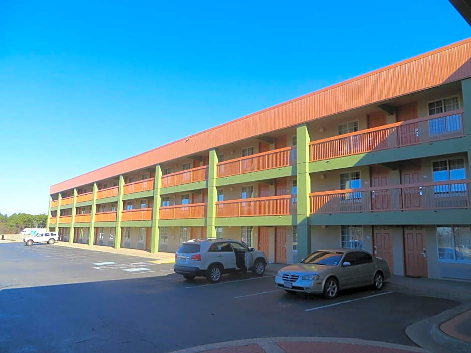 Super 8 by Wyndham Little Rock/Otter Creek