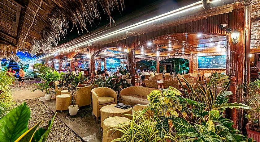 Coucou Bar Hotel and Restaurant