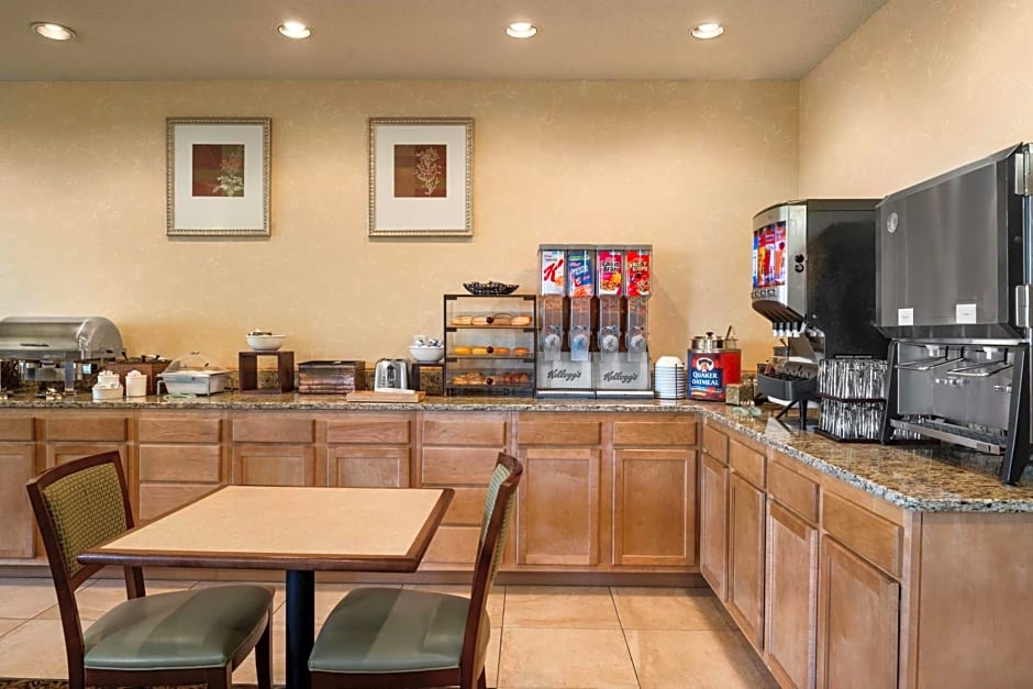 Country Inn & Suites by Radisson, Stevens Point, WI