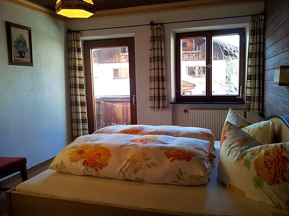 Hotel & Alpengasthof Pinzgerhof