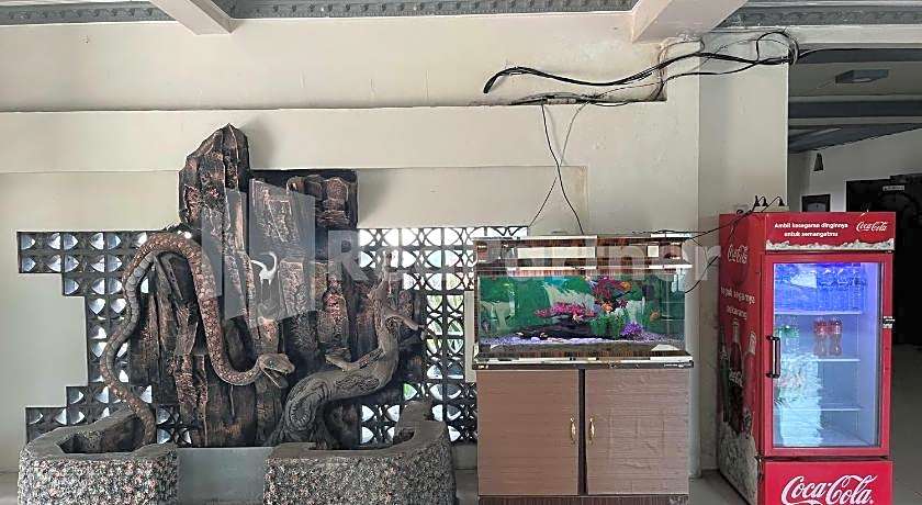 Hotel Dewi near GOR Merdeka Jombang Mitra RedDoorz