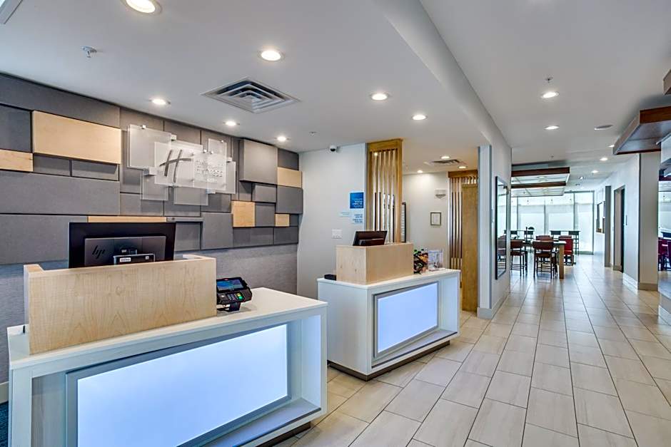 Holiday Inn Express And Suites Denton South By IHG