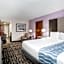 La Quinta Inn & Suites by Wyndham Clarksville