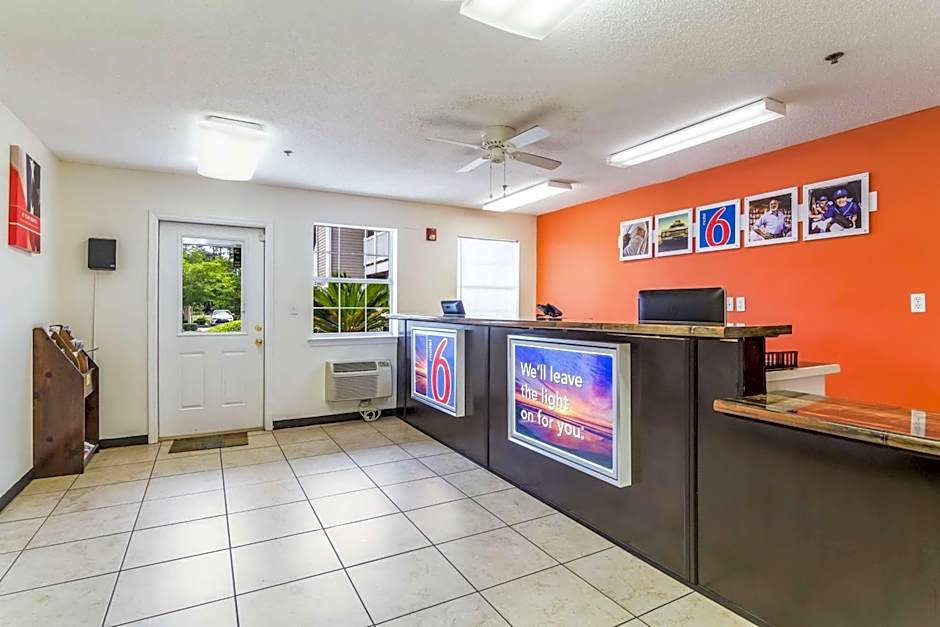 Motel 6-Gulf Shores, AL