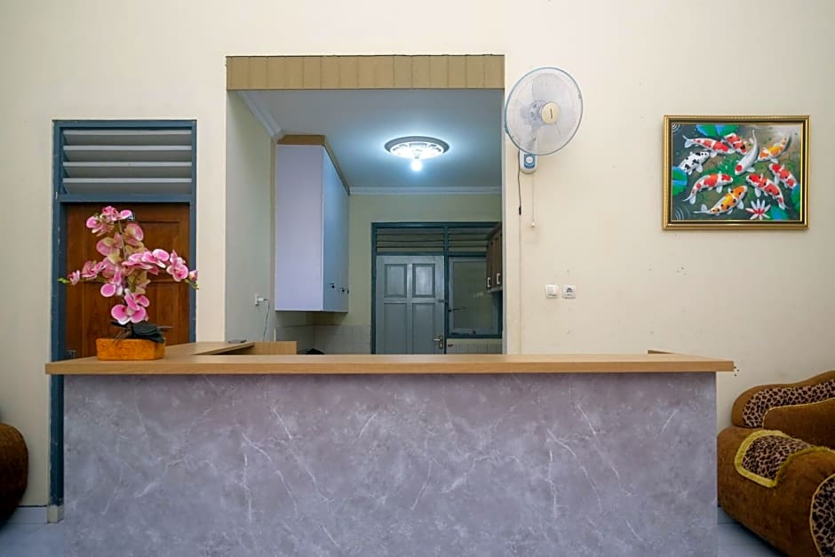 RedDoorz near Candi Ratu Boko 2