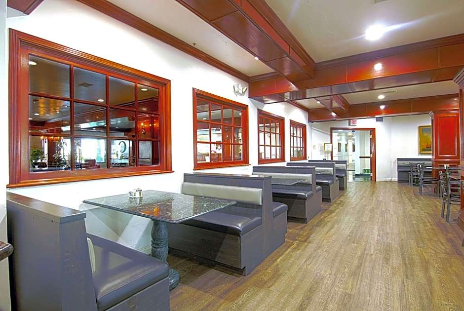 Azure Hotel & Suites Ontario, A Trademark Collection Hotel