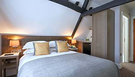 Cozy Loft Double Room