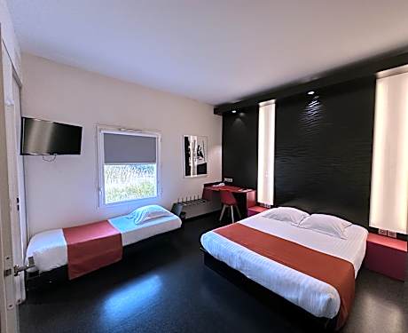 Triple Room (2 Adults + 1 Child)