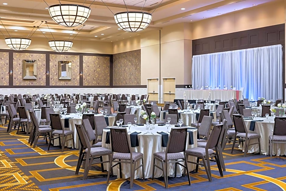 Sheraton Overland Park Hotel At The Convention Center